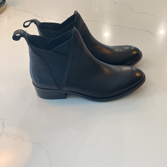 Aldo Ankle Boots. Size 9 - Picture 2 of 5